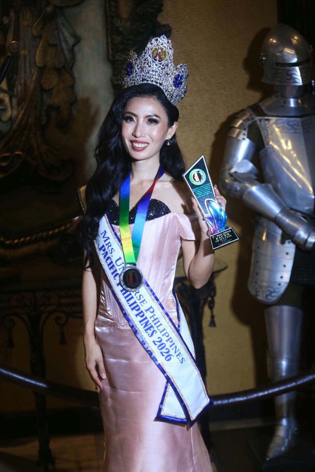 Scarlet Chua with Philippine Faces of Success award